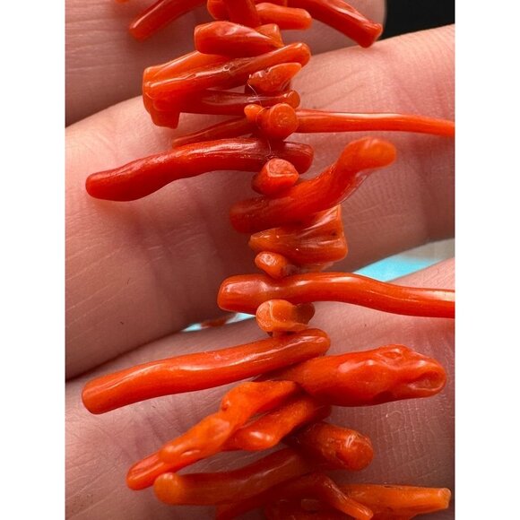 Vintage Graduated Orange Branch Coral 18" Spring Ring Clasp - Picture 2 of 5